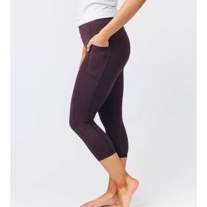 ZYIA Active Brilliant High Rise Pockets Capri Wine